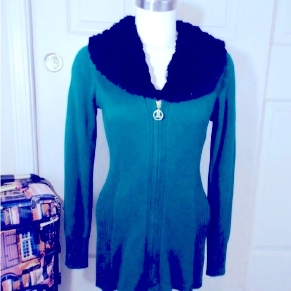 Green ❤️ Long ❤️ gorgeous sweater jacket ❤️ zipper black fur collar ❤️ ❤️ ❤️ - Picture 3 of 6